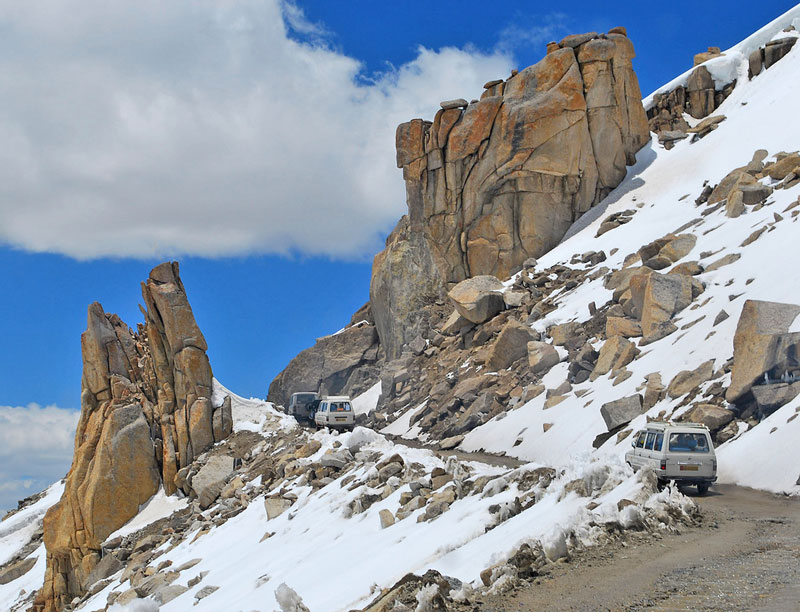 way to Leh Ladakh