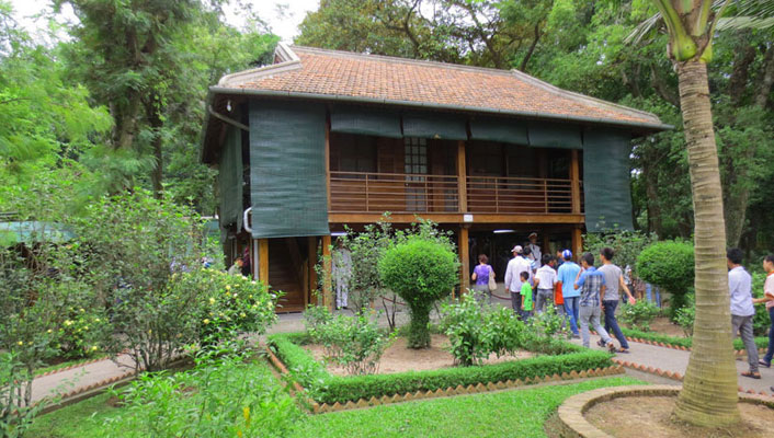 Ho-Chi-Minh-Mausoleum-Stilt-House